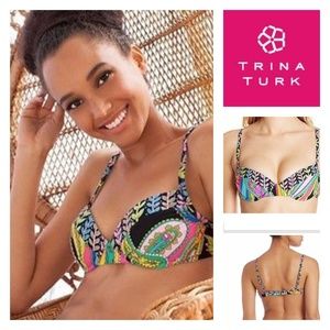 Trina Turk


NWT 
Garden Paisley Bikini Top
